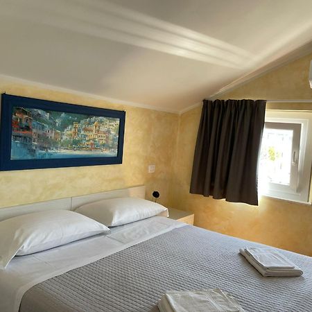 Hotel Hawaii Bed And Coffee Riccione Exterior photo