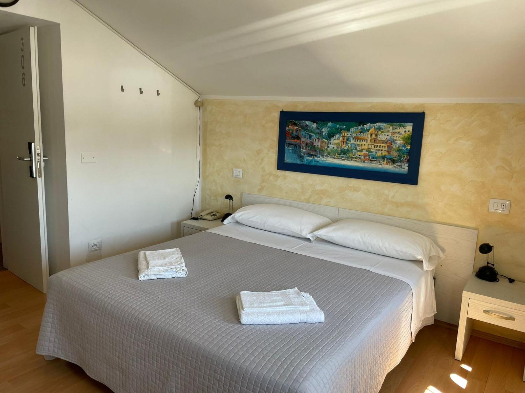 Hotel Hawaii Bed And Coffee Riccione Exterior photo